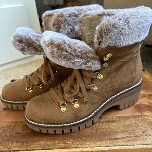 Brand NEW! JLO winter boots with fur inside.